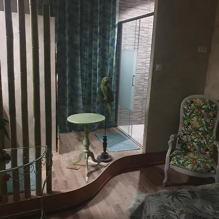 La Maison Porte Bonheur * Chantelle