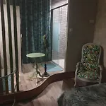 La Maison Porte Bonheur 4* Chantelle