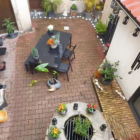 La Maison Porte Bonheur