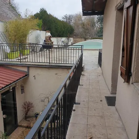 La Maison Porte Bonheur Guest house Chantelle