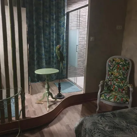 La Maison Porte Bonheur 4* Chantelle