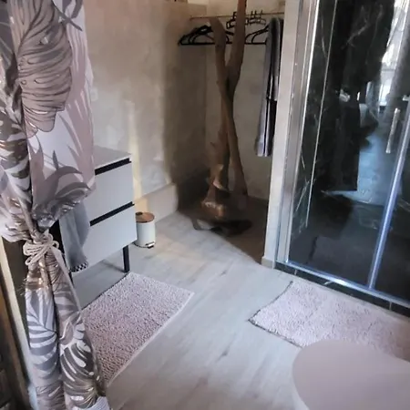 La Maison Porte Bonheur 4* Chantelle