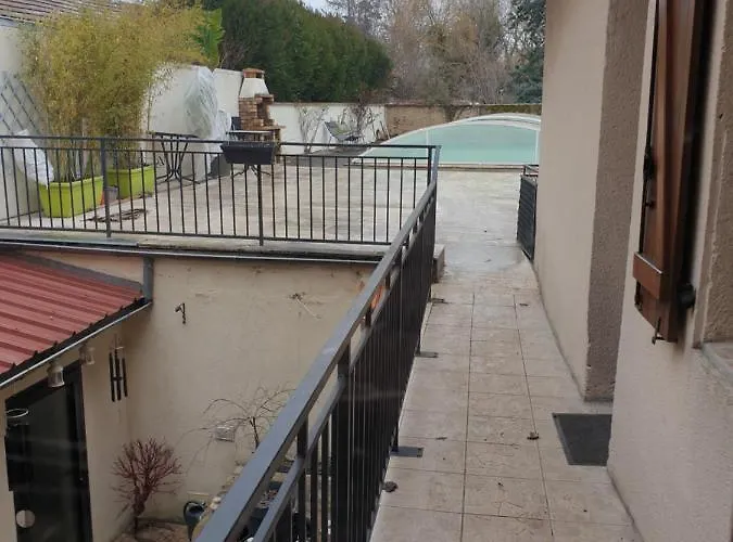 La Maison Porte Bonheur Πανσιόν Chantelle