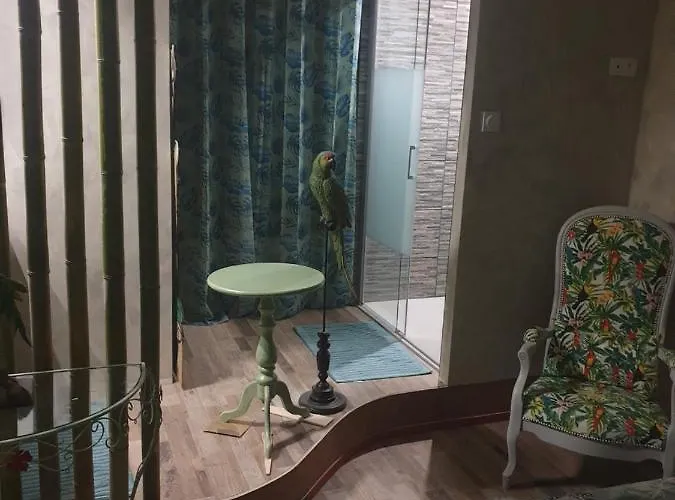 La Maison Porte Bonheur 4* Chantelle