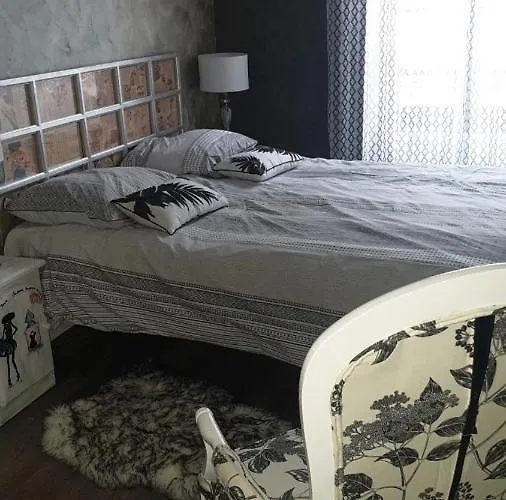 La Maison Porte Bonheur Chantelle