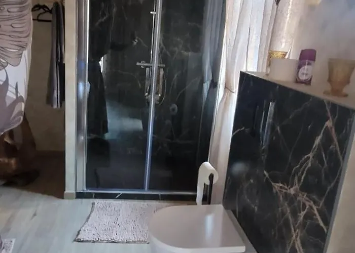 La Maison Porte Bonheur Πανσιόν Chantelle